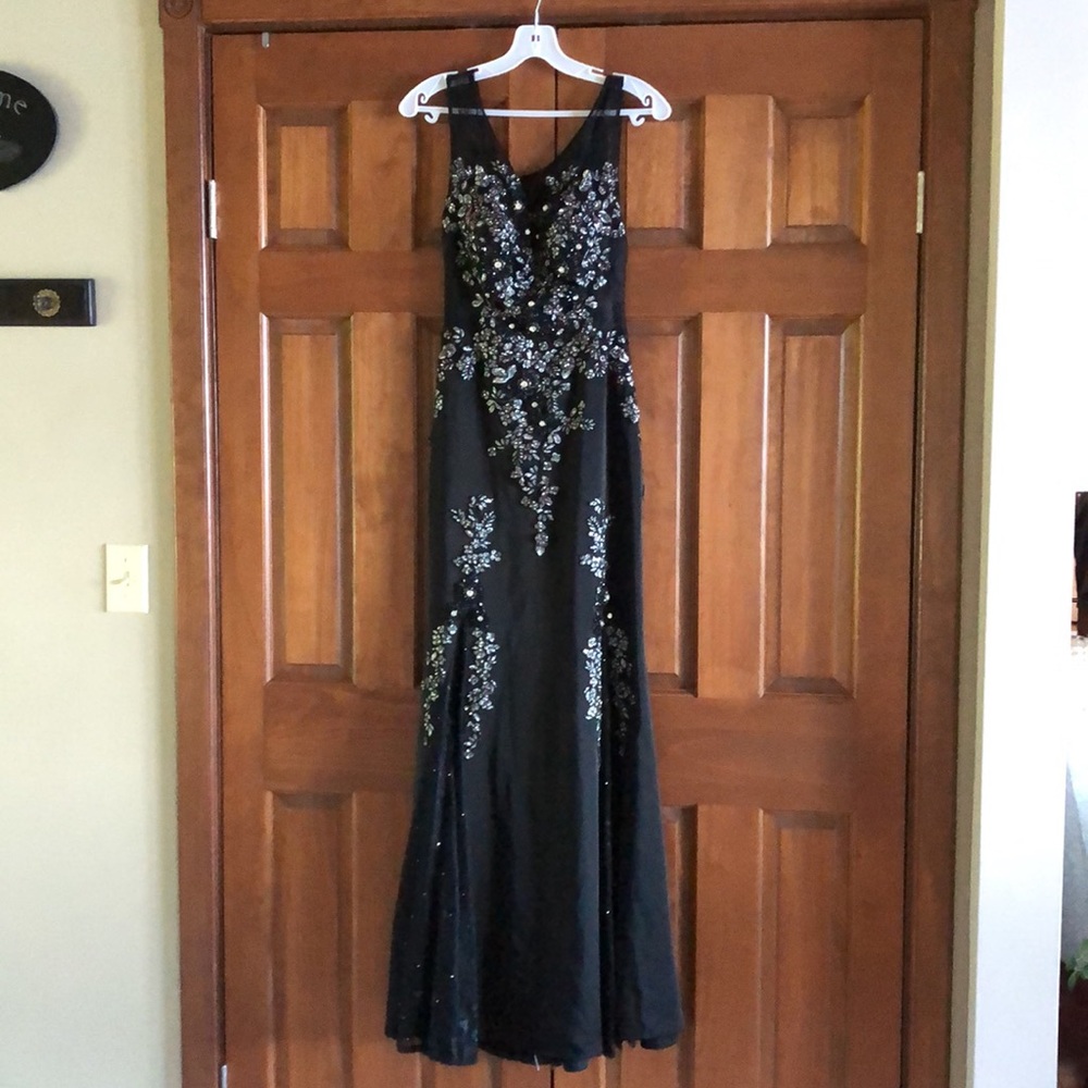 Gorgeous Jeweled/Beaded Lace Evening Gown, size 4